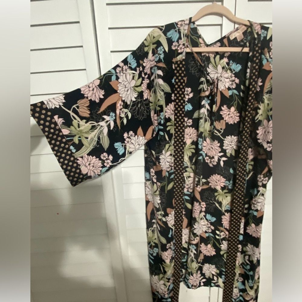 Floral Kimono - Picture 3 of 4